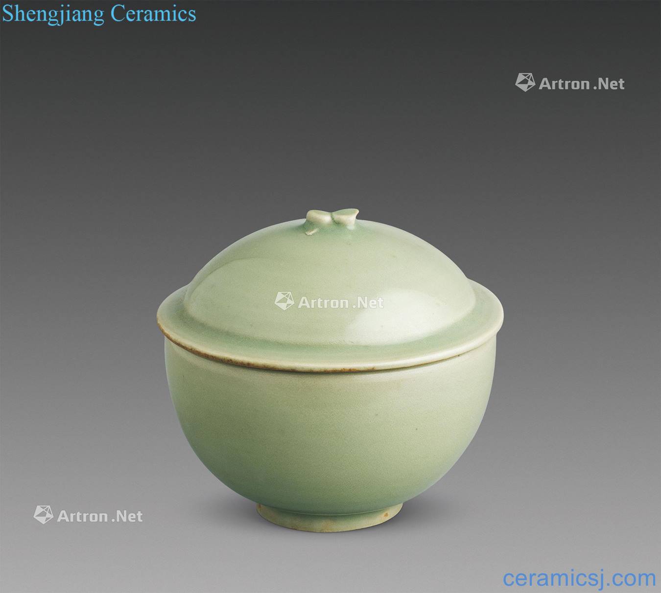 The northern song dynasty pea green glaze tureen