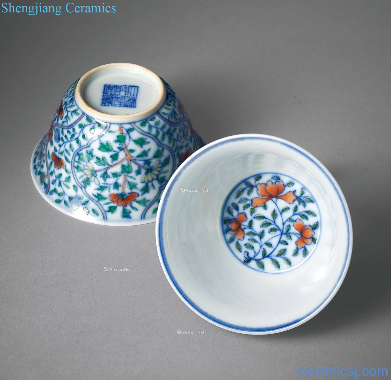 Qing qianlong bucket color flower grain cup (a)