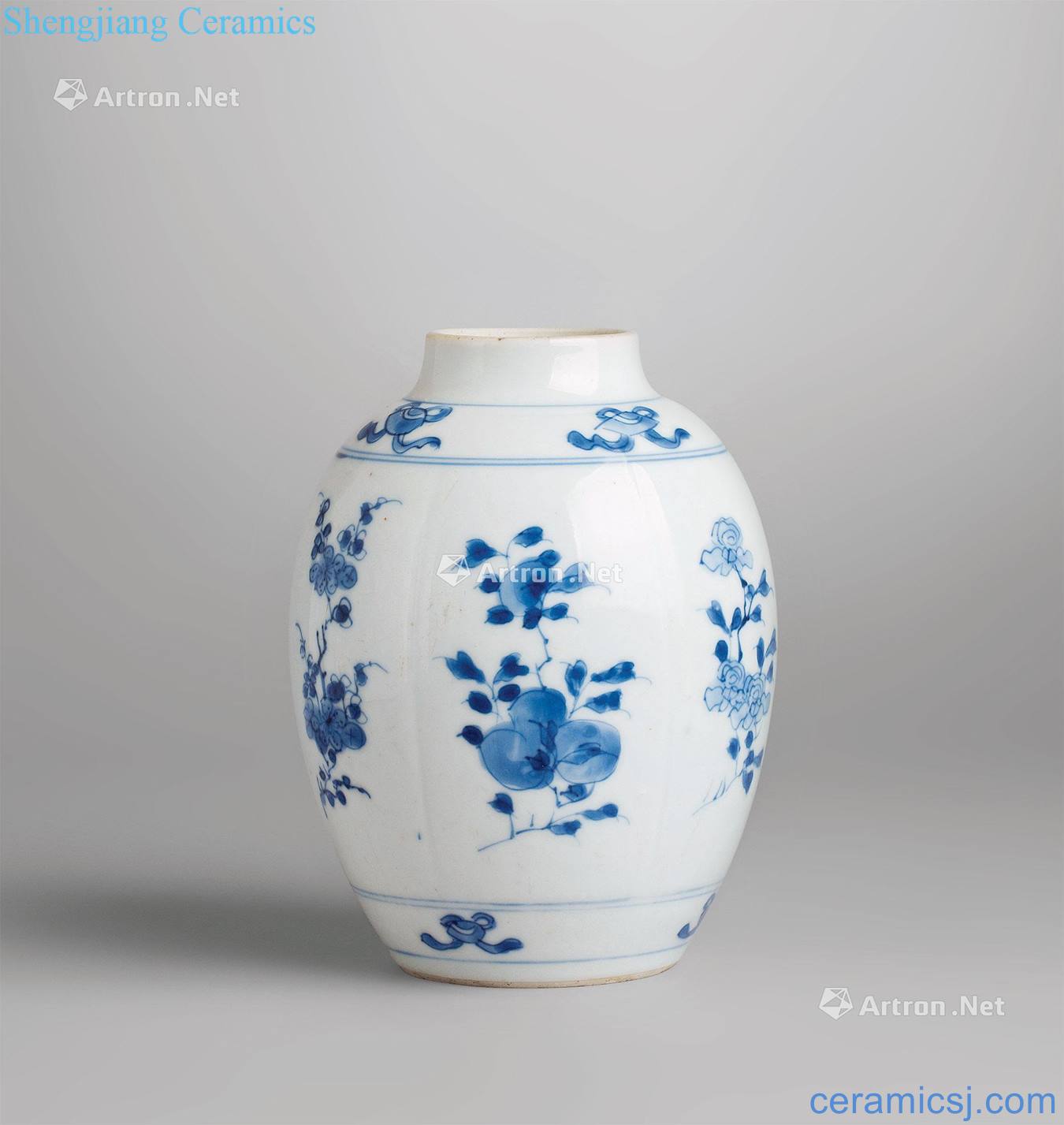 In the qing dynasty Blue and white flower grain melon leng cans