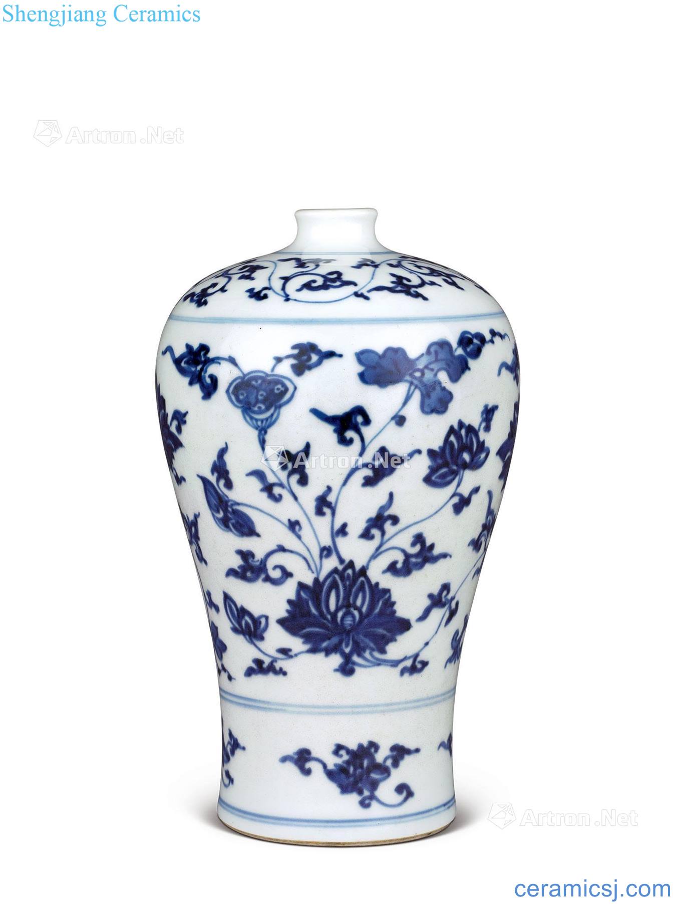 qing Blue and white lotus flower grain mei bottle