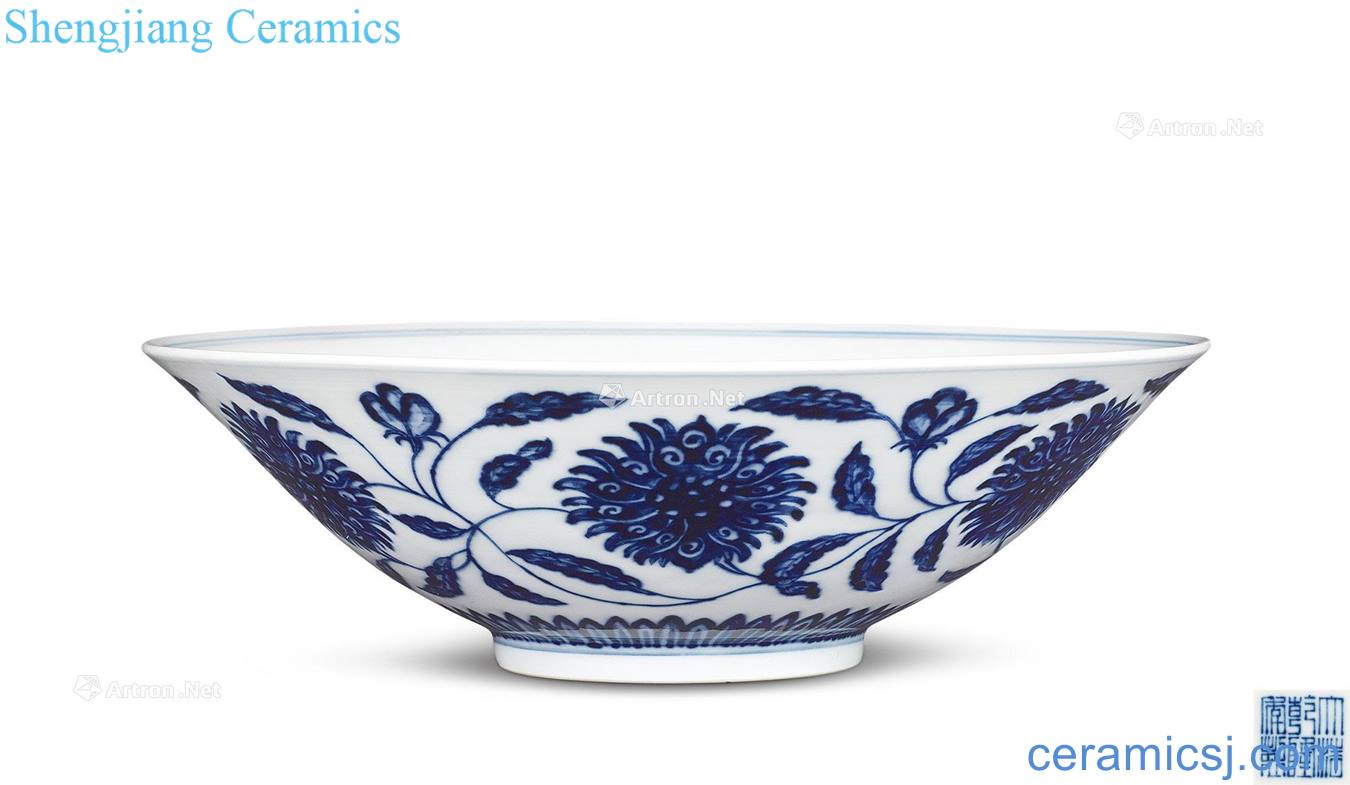 Qing qianlong Blue and white lotus flower grain left mouth bowl