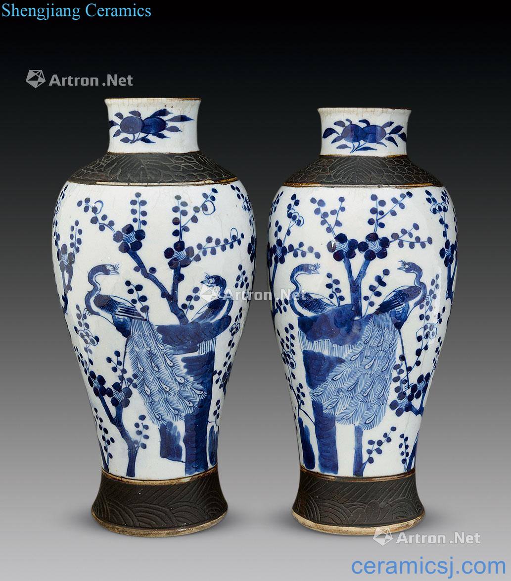 guangxu The elder brother of the glaze blue and white plum flower bottle by the peacock