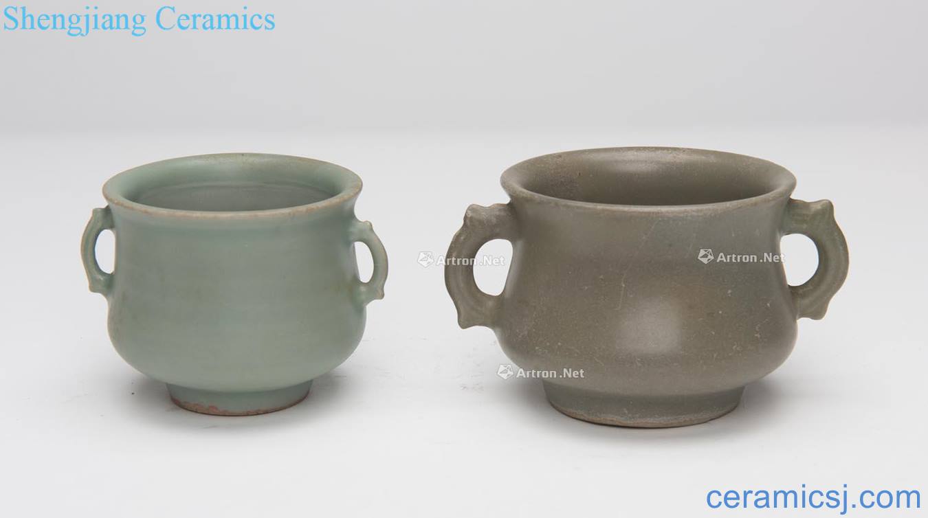 Yuan dynasty (1279-1368), longquan celadon small incense burner (two)