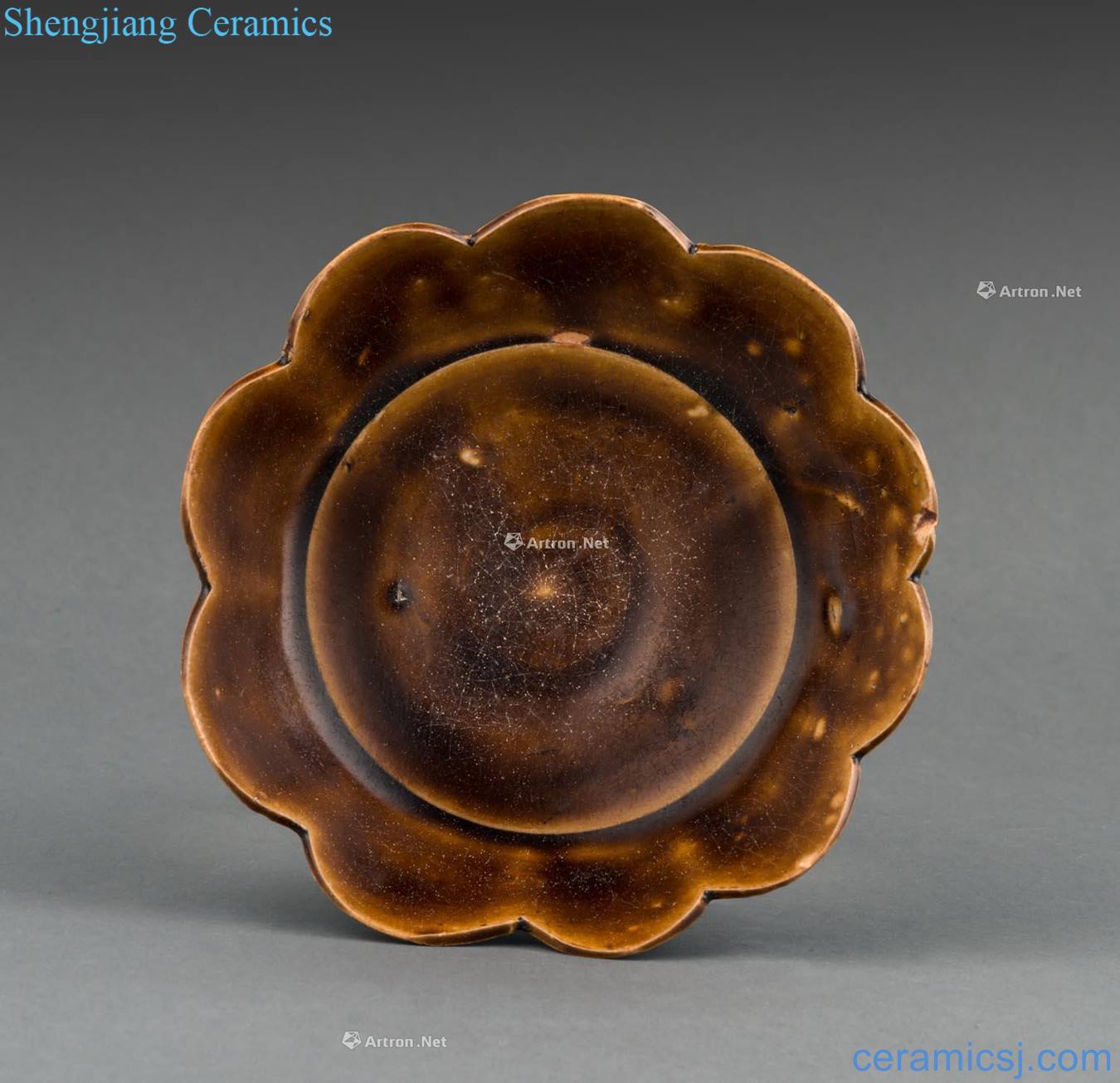Jin (1115-1234) magnetic state kiln kiln sauce glaze flower mouth tray