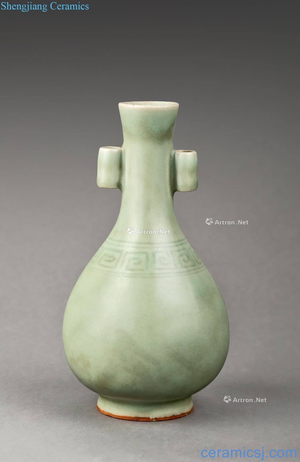 The southern song dynasty to yuan, 13 to the 14th century Longquan celadon vase
