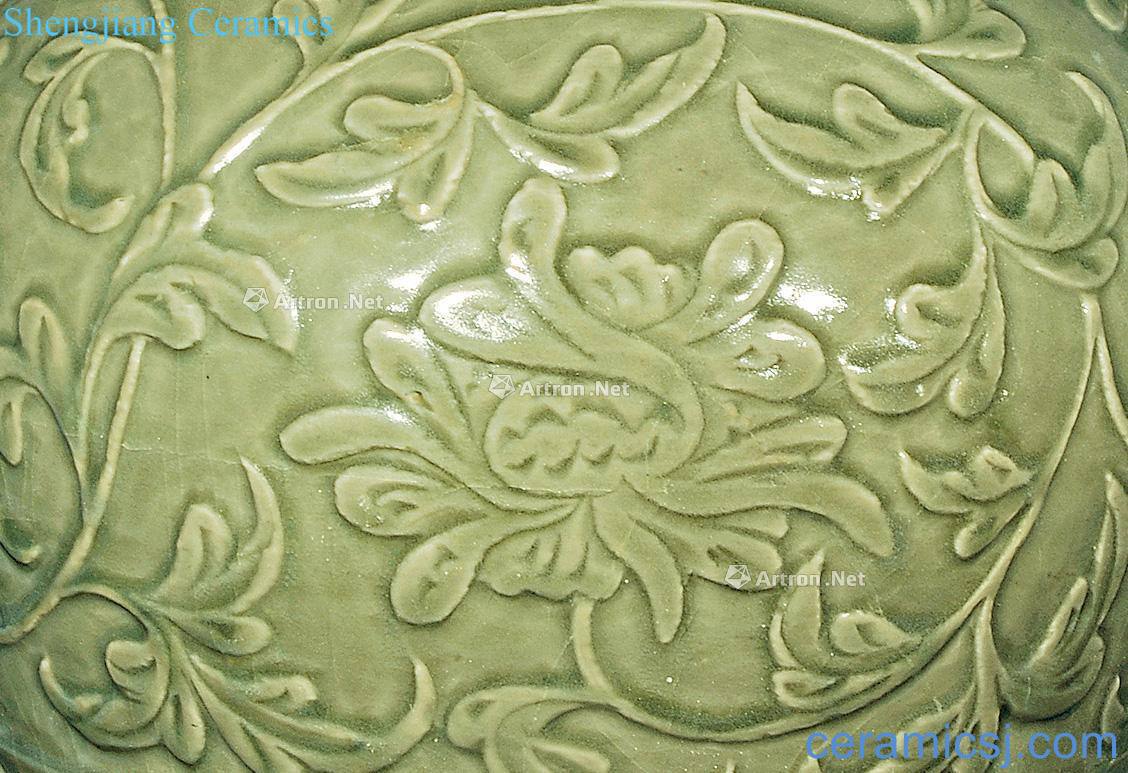 yuan Longquan celadon hand-cut big flower vase with (a)