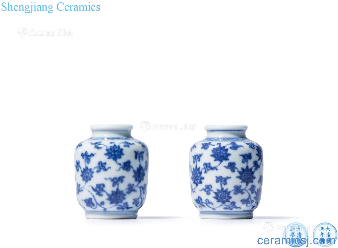 Qing yongzheng Blue and white tie up branch flowers grain canister (a)
