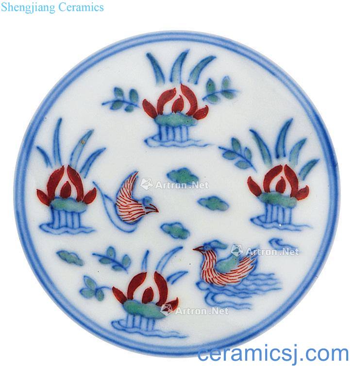 Qing daoguang bucket color bowl lotus pond and flowers and birds