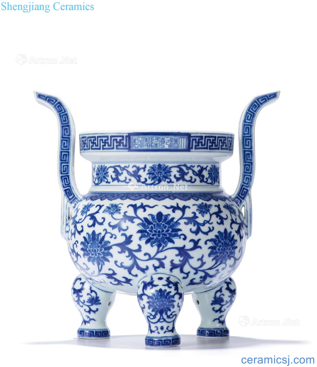 Qing qianlong Blue and white toward the crown ear branch passionflower grain furnace with three legs
