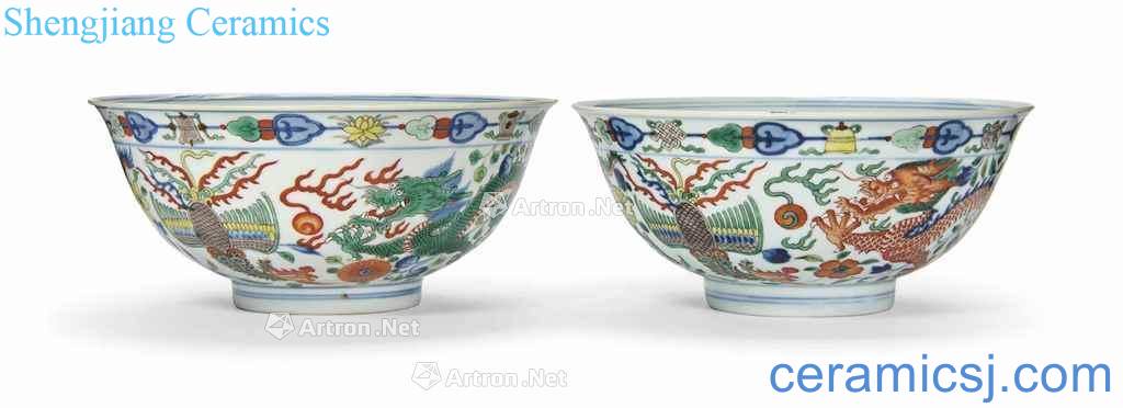 Qianlong period (1736-1795), A PAIR OF WUCAI 'DRAGON AND PHOENIX' BOWLS