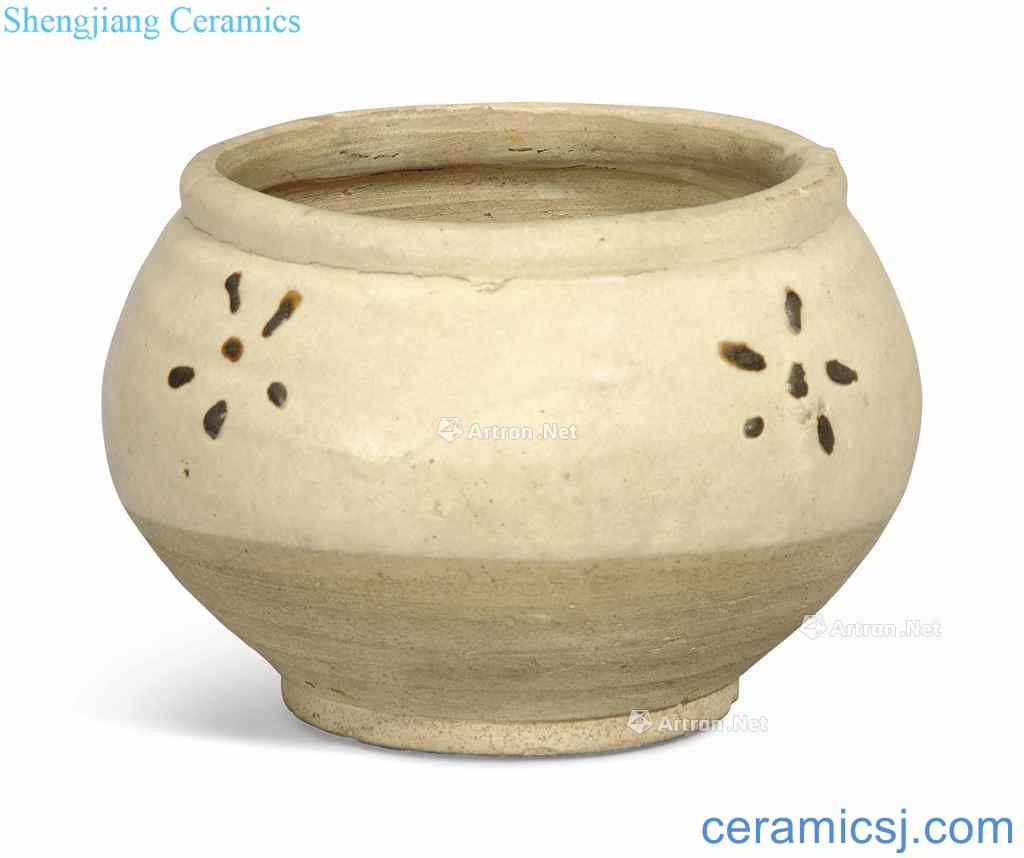In the Ming dynasty (1368-1368) A SLIP - DECORATED CIZHOU -type JAR