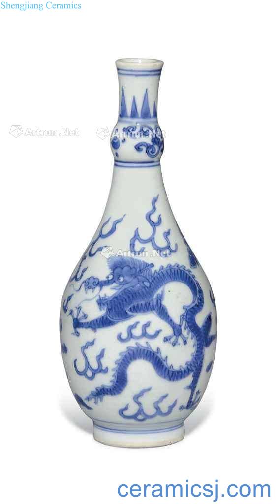Qing shunzhi (1644 ~ 1661). A BLUE AND WHITE VASE "DRAGON"