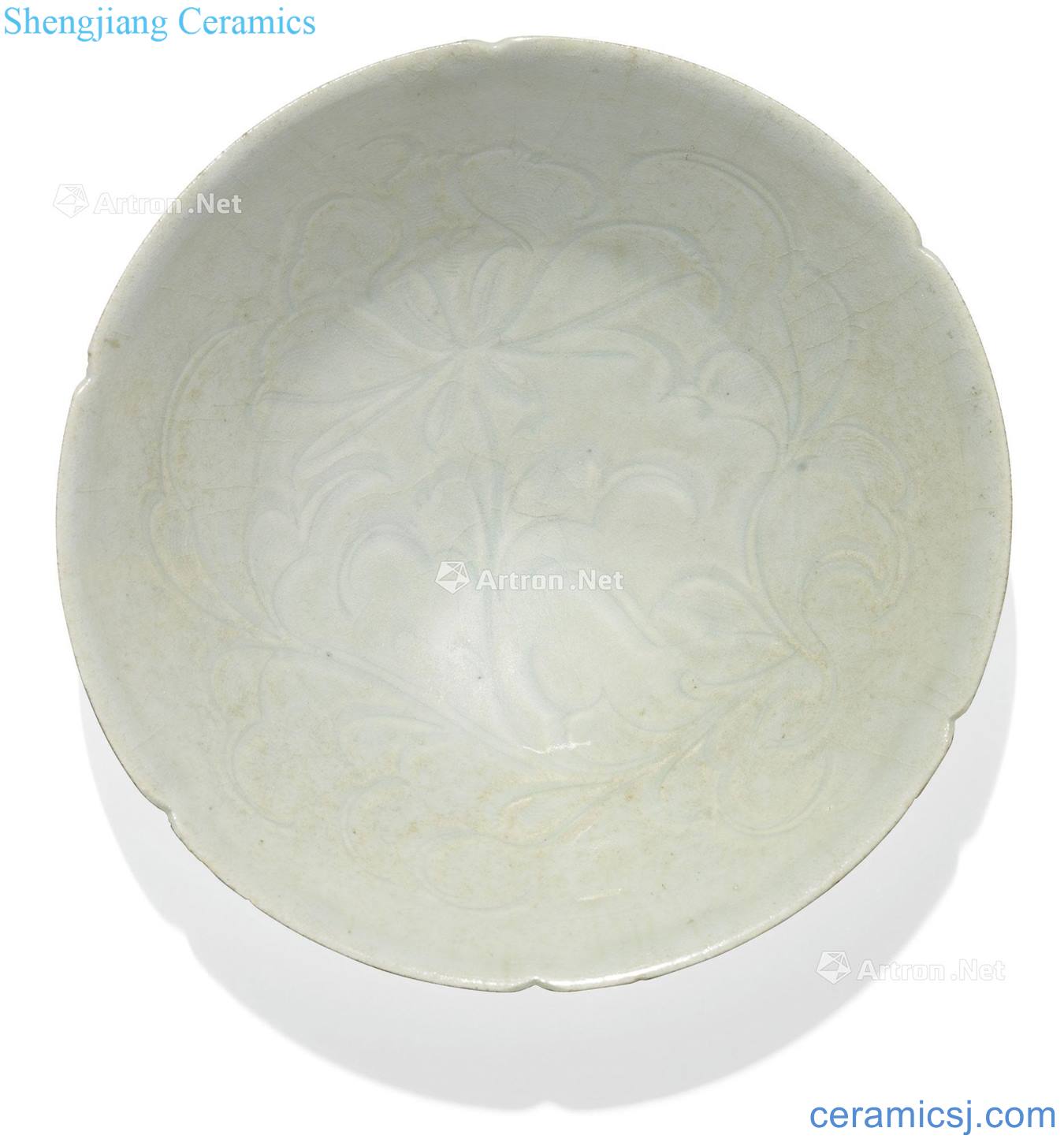 The song dynasty Green white glazed carved lotus 盌 lines