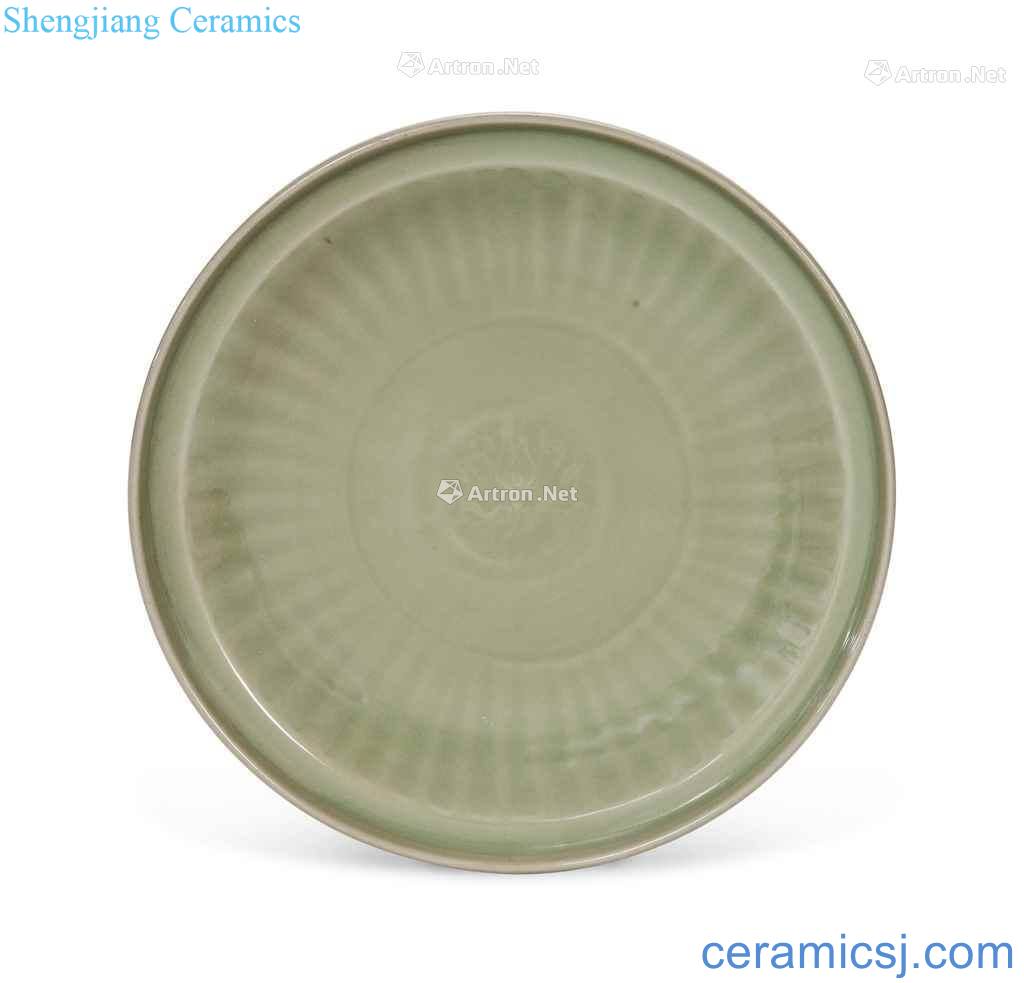 Ming (1368 ~ 1644) A LONGQUAN CELADON - GLAZED CHARGER