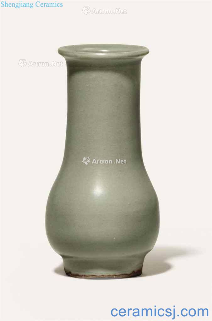 The southern song dynasty (1127-1279), A SMALL LONGQUAN CELADON VASE