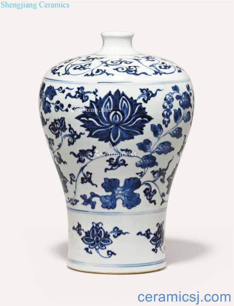 Kangxi period (1662-1722), A SMALL BLUE AND WHITE VASE, MEIPING