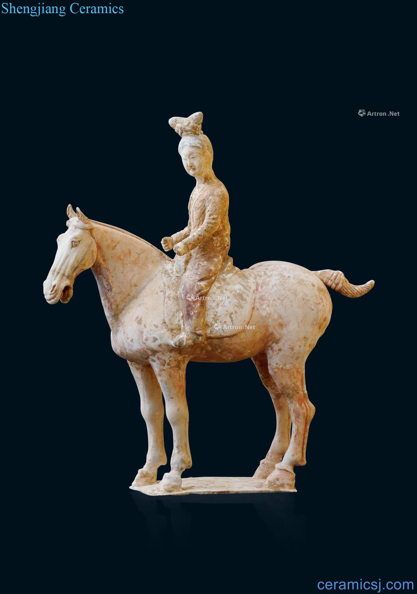 The tang dynasty White pottery horse figurines