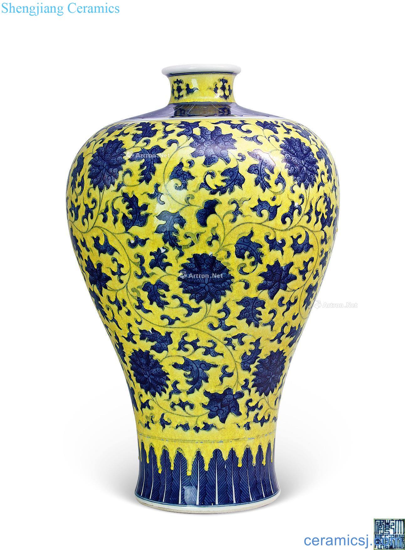 Qing qianlong Yellow glaze porcelain branch grain mei bottle