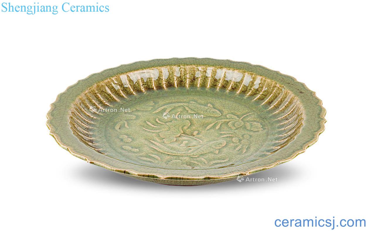 The song dynasty Longquan celadon MeiZiQing hand-cut Pisces grain flower opening day dish