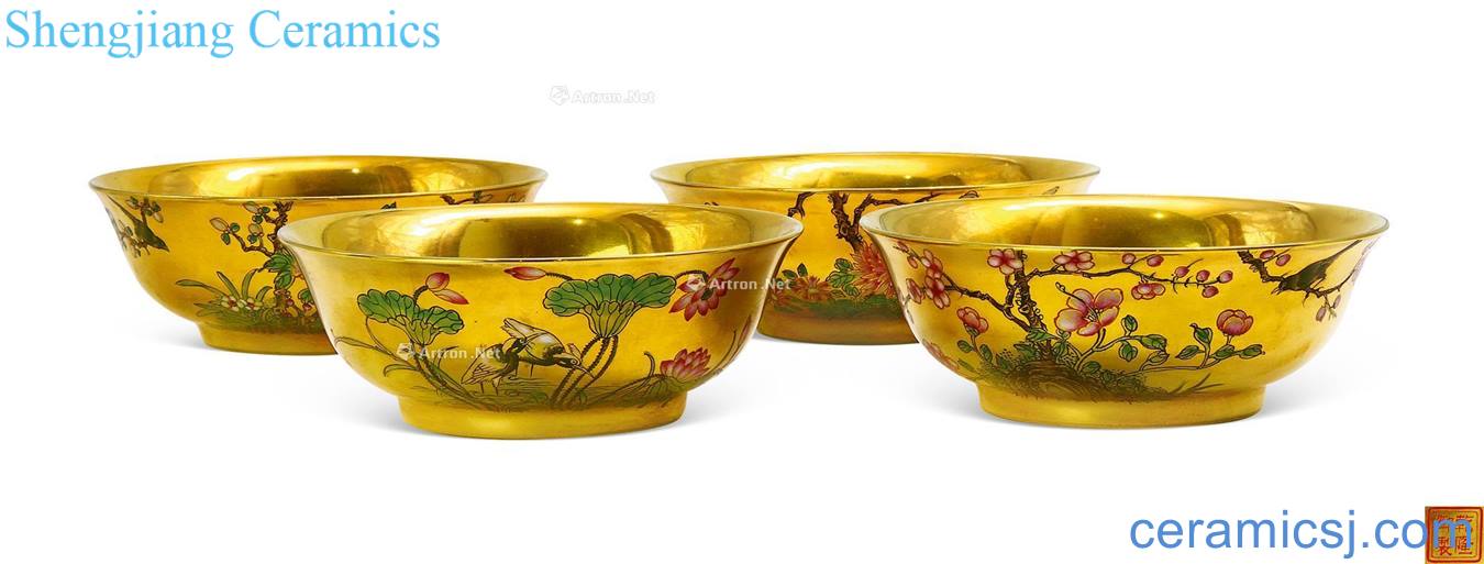 Qing qianlong gold pastel flowers green-splashed bowls (four pieces/sets)