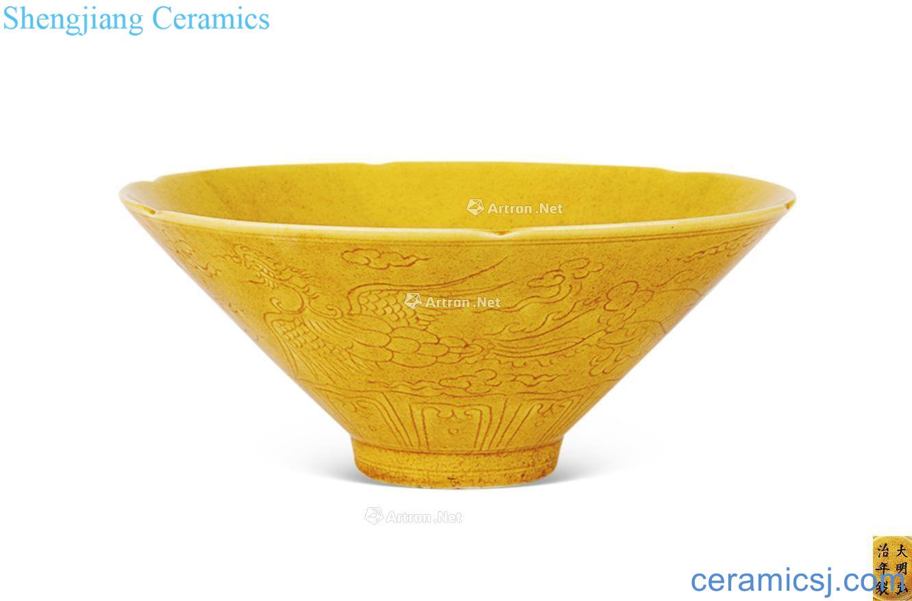 Ming hongzhi Yellow glazed carved double phoenix flower mouth hat to bowl
