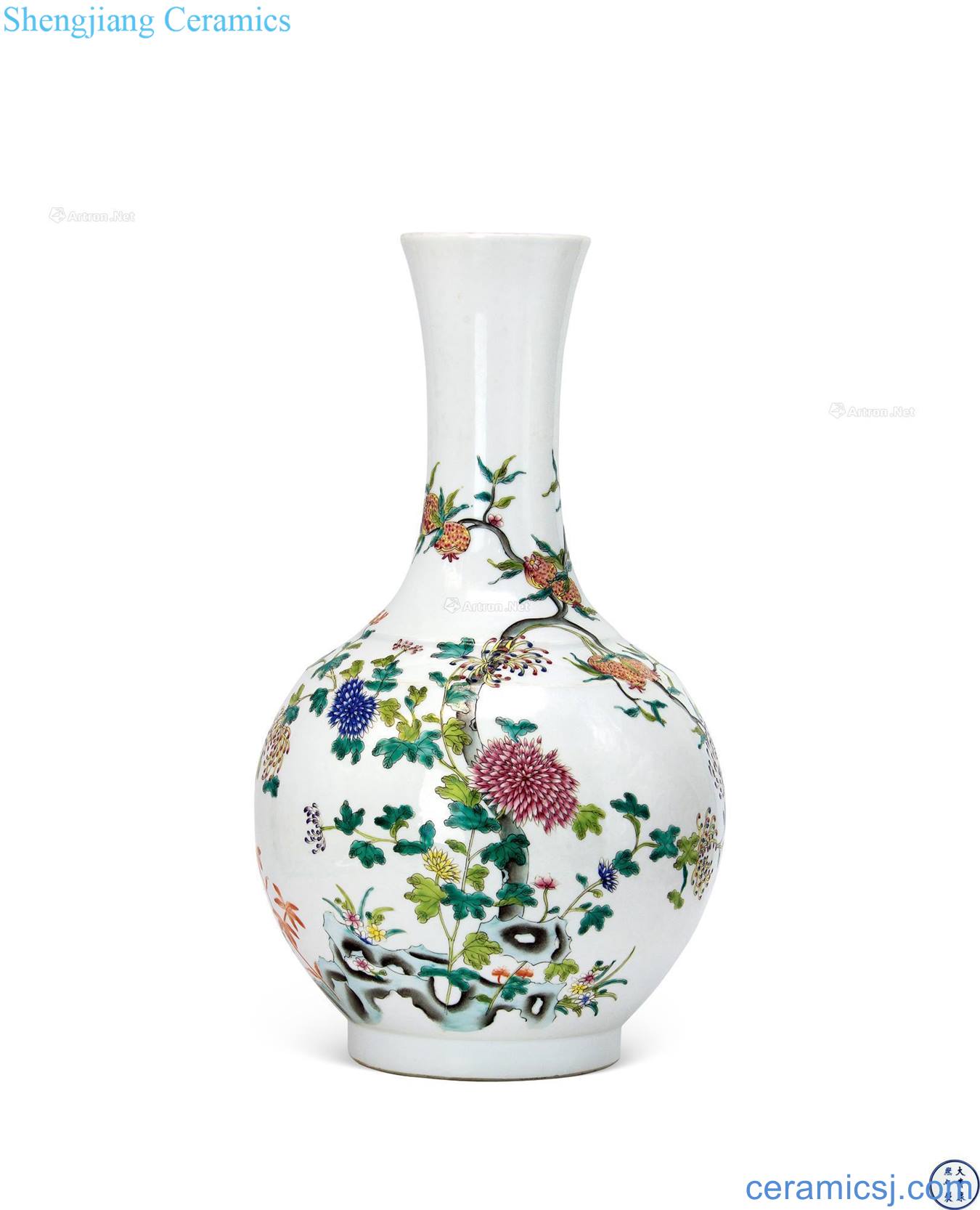 The qing emperor kangxi famille rose flower grain to the flask