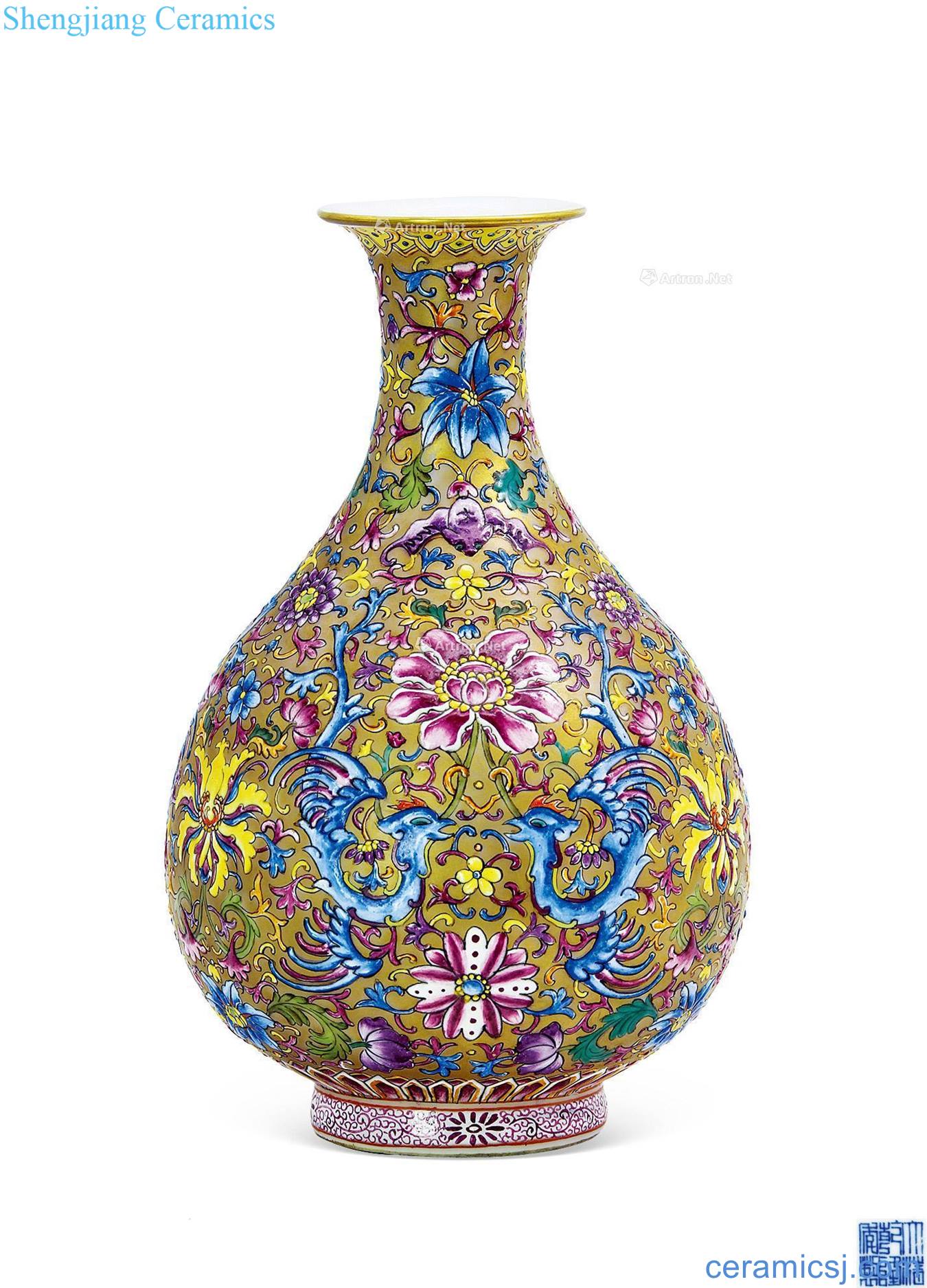 Qing qianlong pastel gold base flower grain okho spring bottle