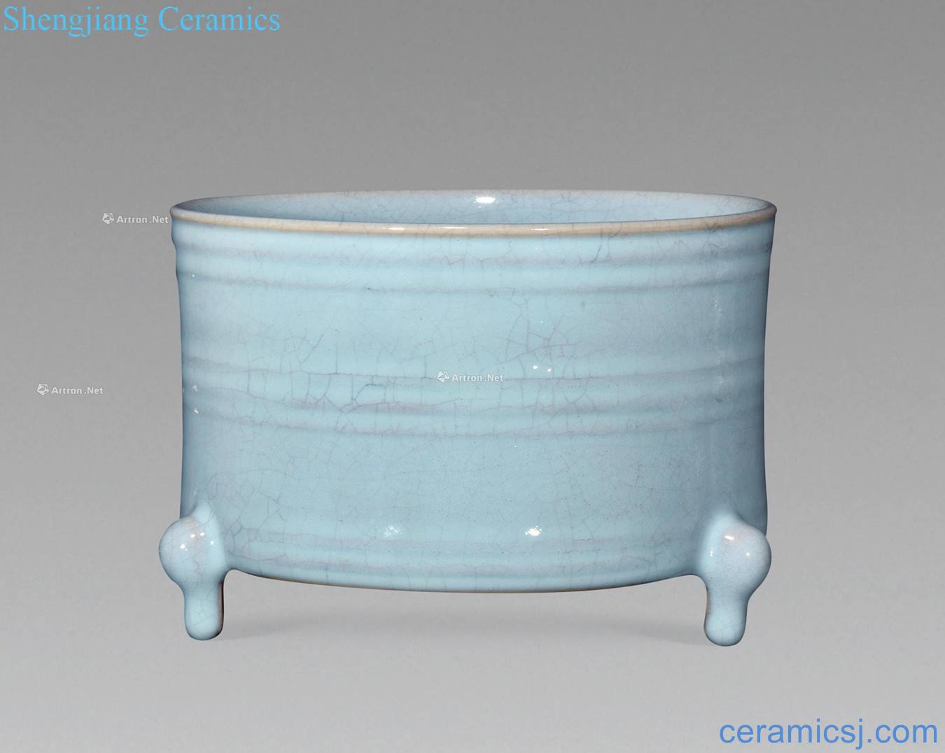 Northern song dynasty Your porcelain azure glaze three footses string lines