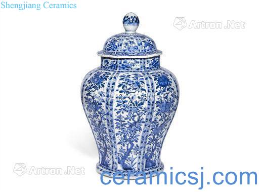 The qing emperor kangxi Blue and white flowers and birds figure eight ridge capping