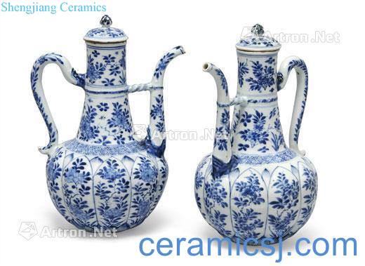 The qing emperor kangxi Blue and white flower grain ewer (a)