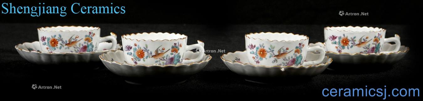 In the qing dynasty in the 18th century pastel chrysanthemum petal edge lines of flowers and birds teacup saucer group (4)