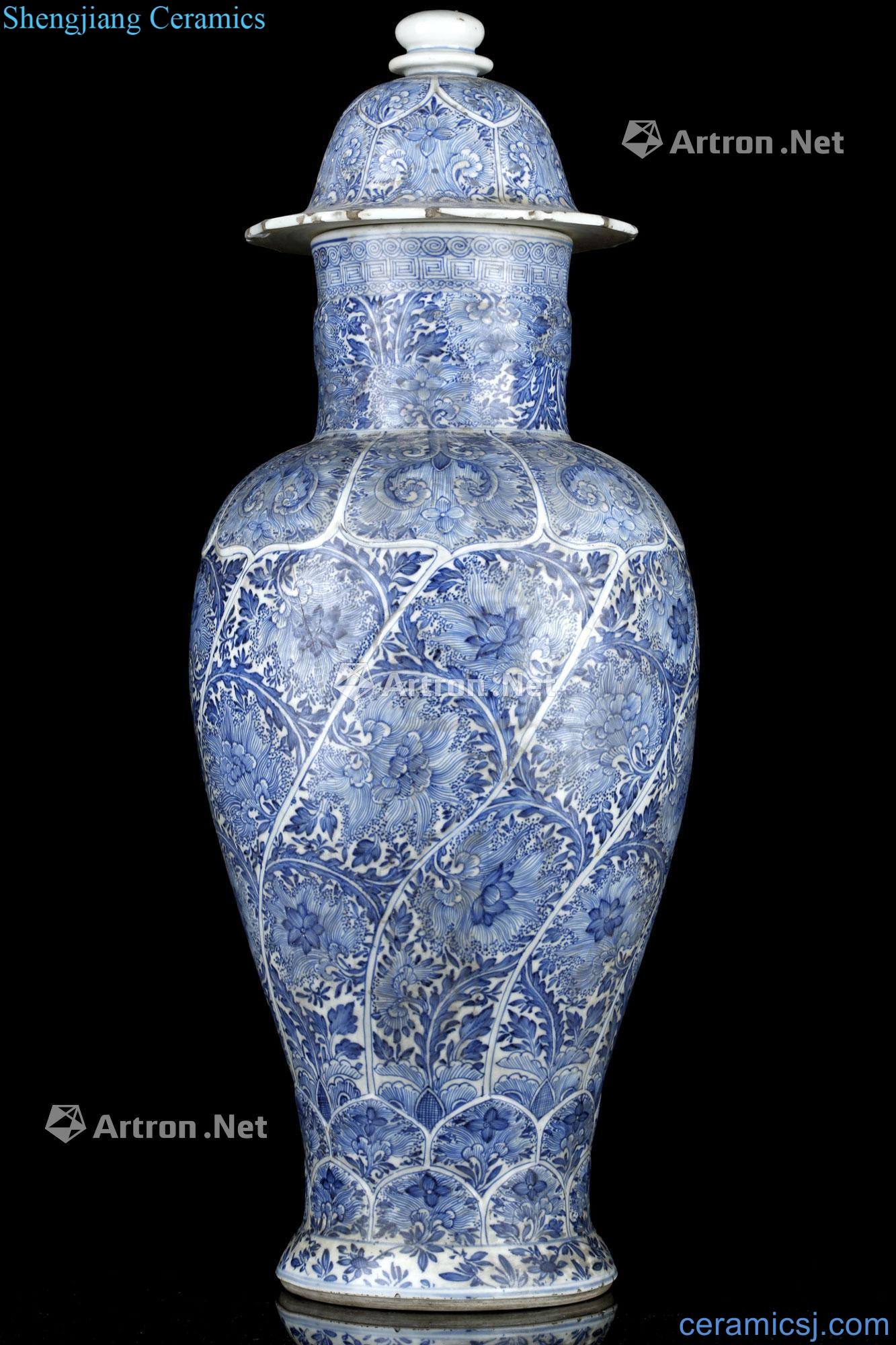 Kangxi porcelain with cover bottle