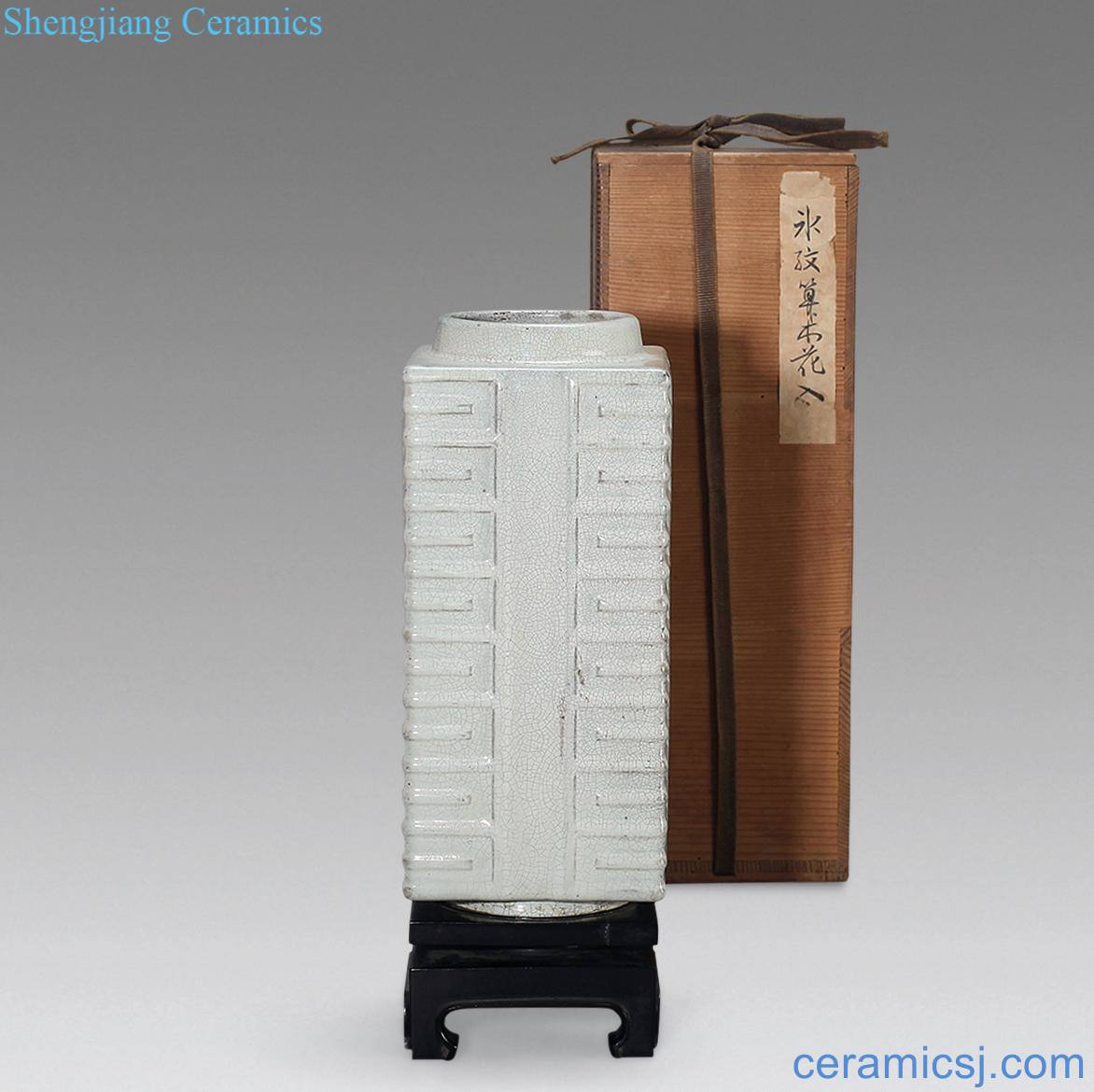 Zhangzhou kiln cong Ming type bottle