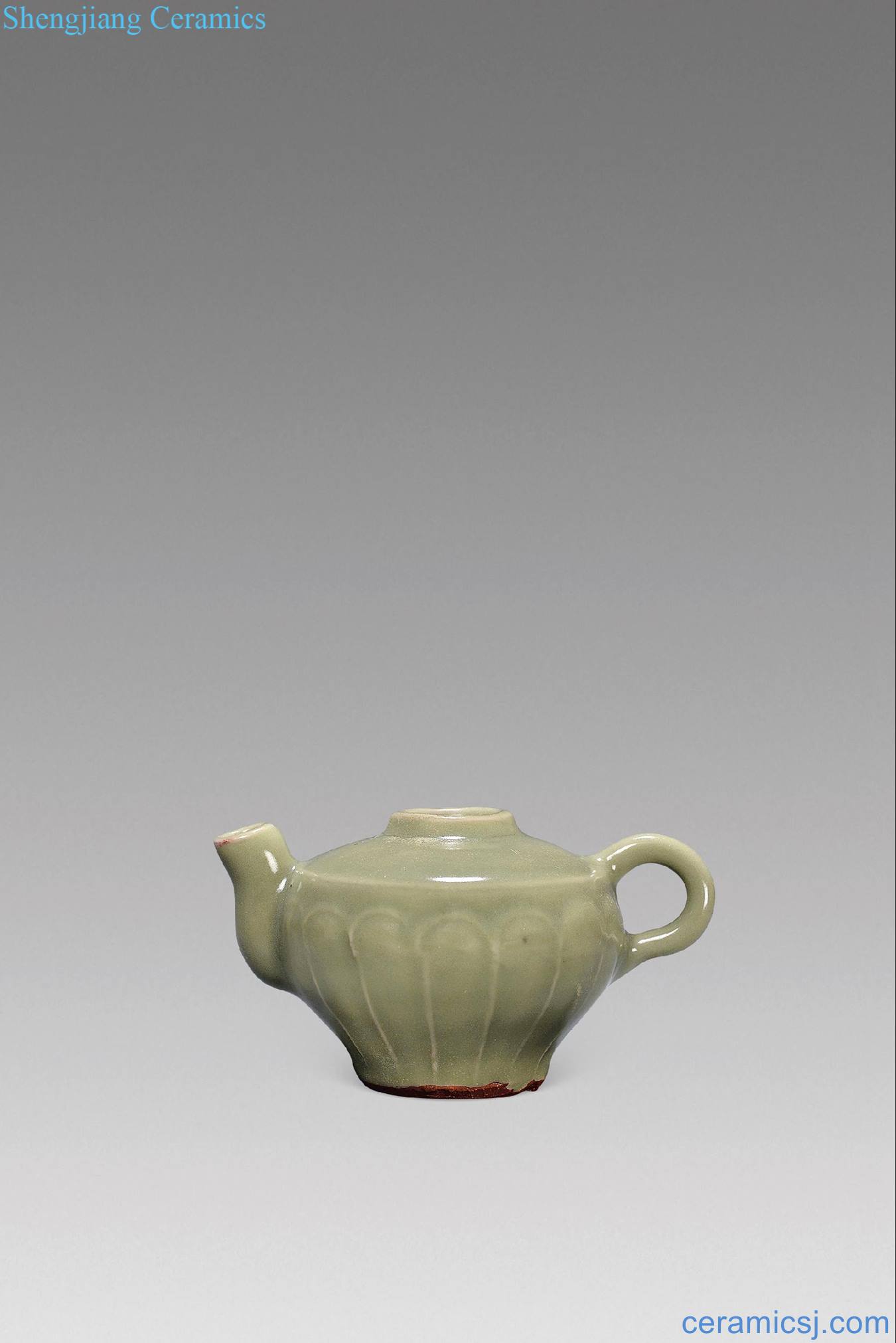 yuan Pot of longquan celadon lotus pattern