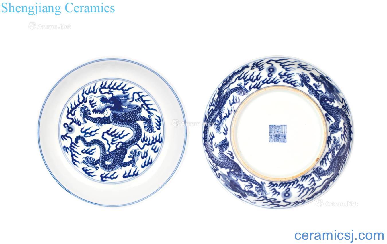 Qing jiaqing Blue and white YunLongWen plate