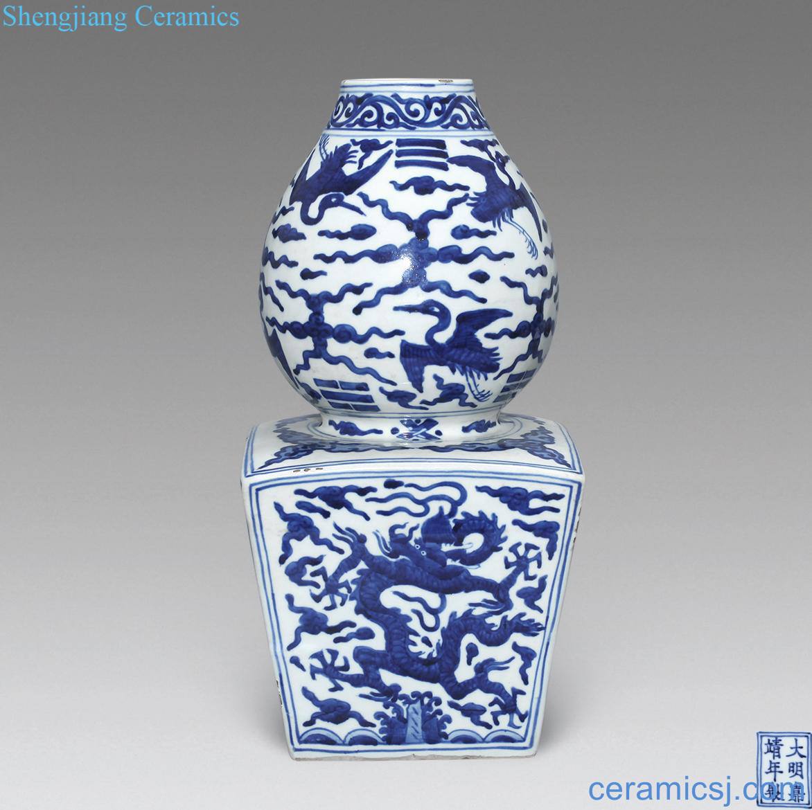 Ming Blue and white longfeng grain bottle nature round place