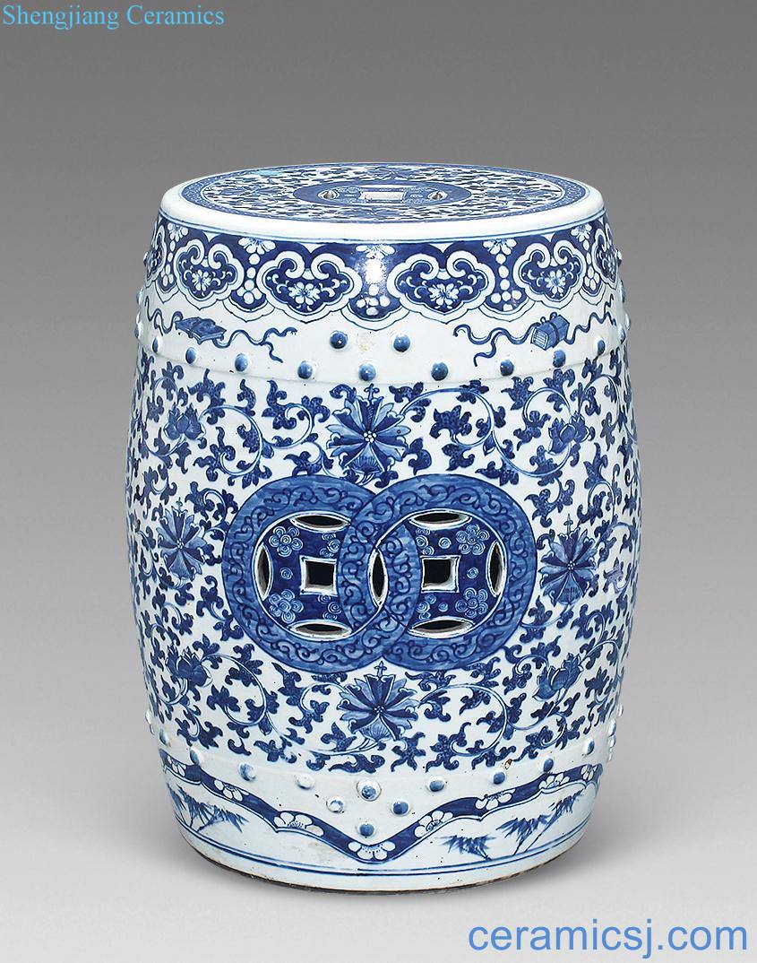 qing Blue and white lotus flower drum stool
