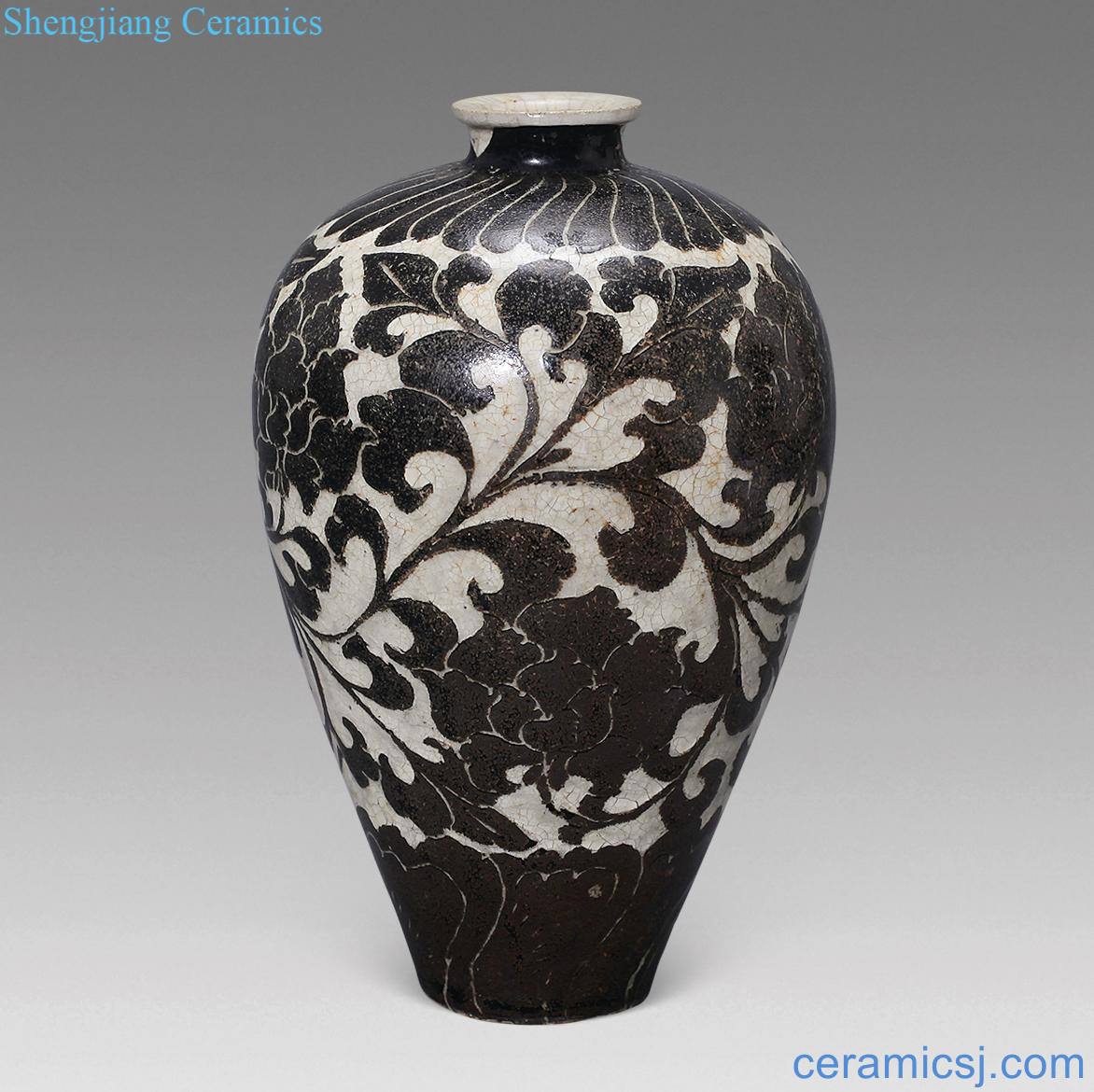 Ming magnetic state kiln carved flower bottle
