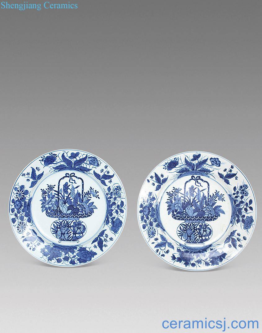 The qing emperor kangxi Blue and white flower plate (a)