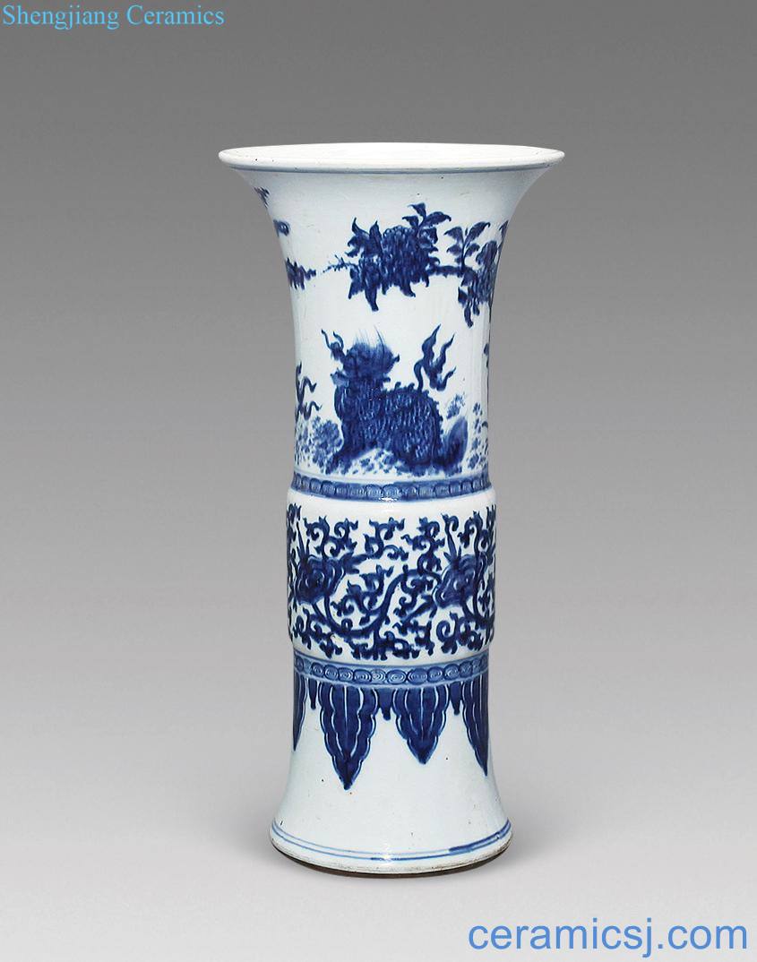 Qing shunzhi Blue and white unicorn dou phoenix flower vase with