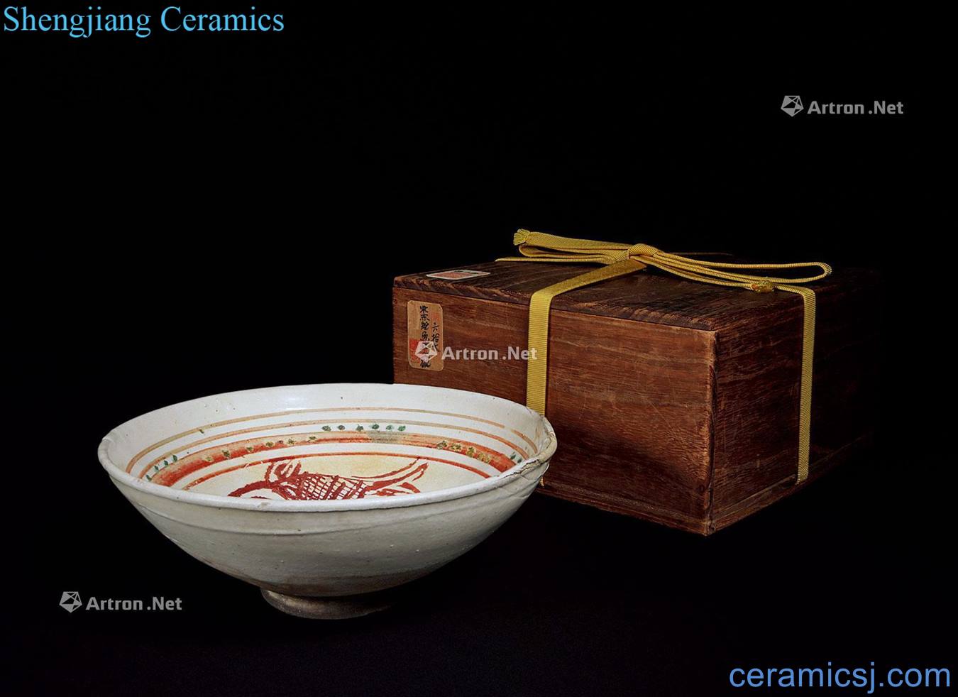 The song dynasty Red paint with fish bowl