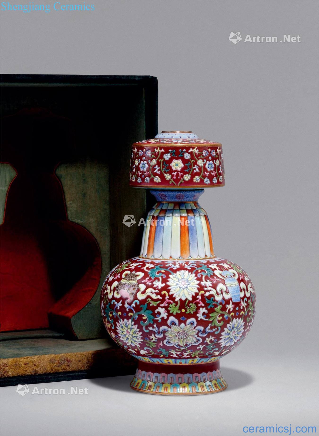 Qing qianlong pastel kwok-bun bottle