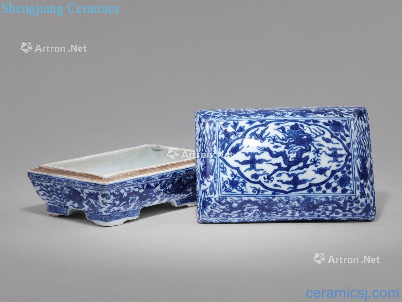 Ming wanli Blue and white longfeng lines rectangular box