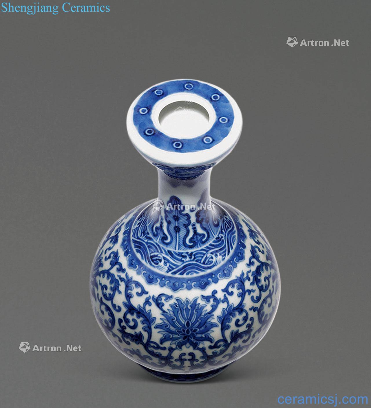 Qing qianlong Blue and white lotus flower grain dish buccal bottle