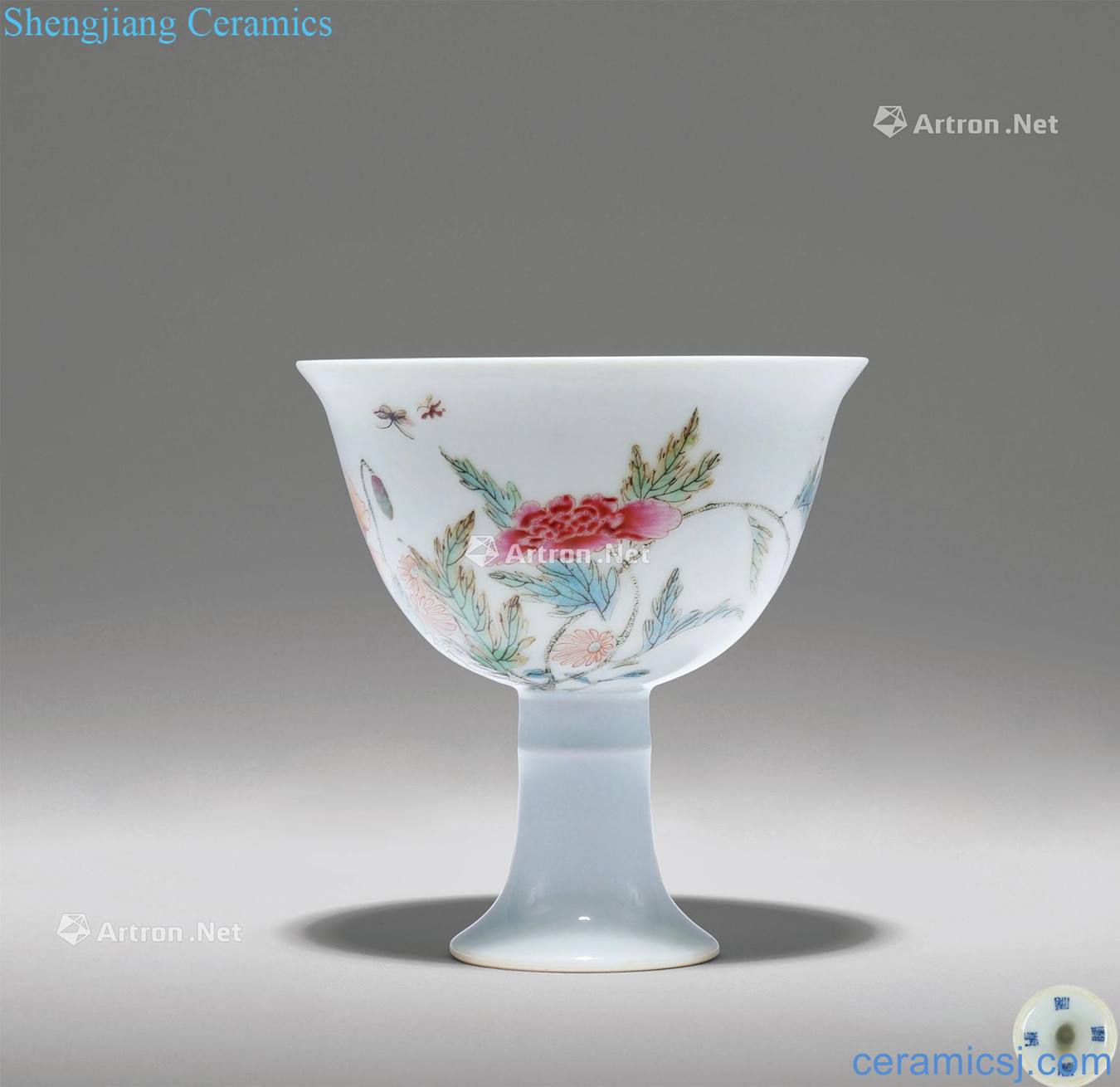Qing qianlong the best cup, decorated a butterfly