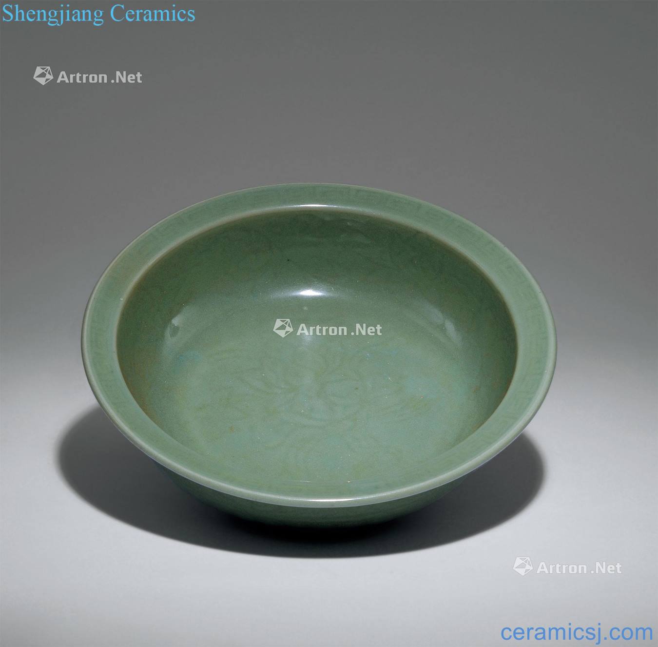 Yuan - Ming Longquan celadon lotus fold along the plate