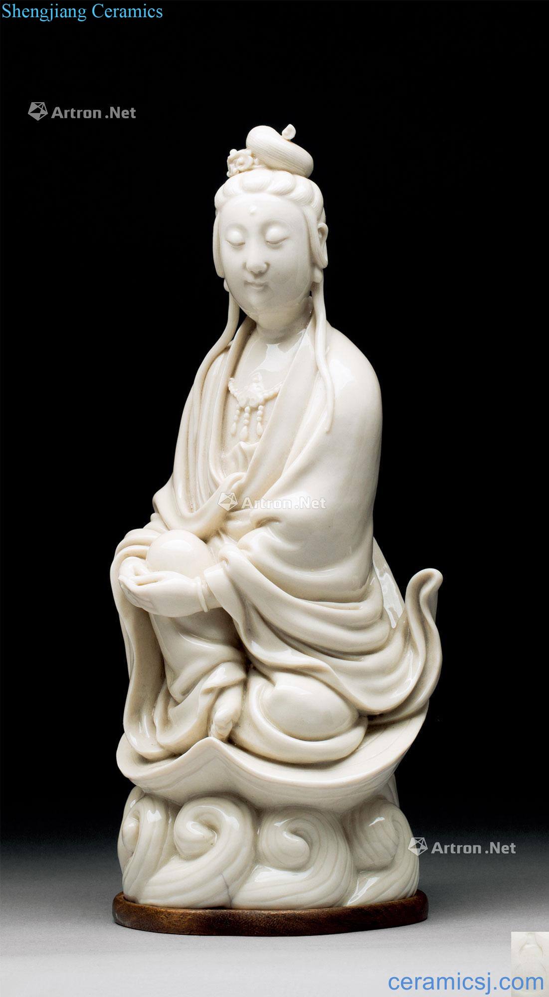 In the Ming dynasty dehua kiln Zhang Shoushan comfortable like guanyin