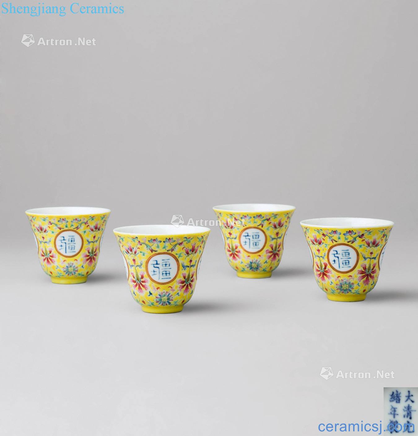 In the qing dynasty Yellow to enamel stays in glass (four pieces a set)