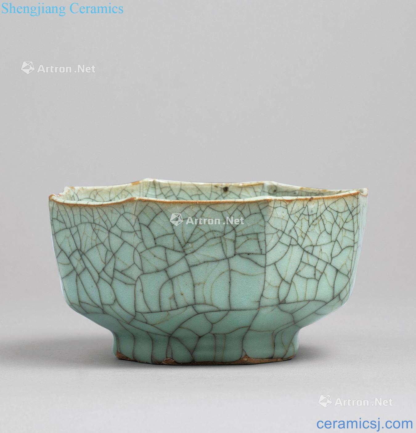The song dynasty Kiln anise bowl