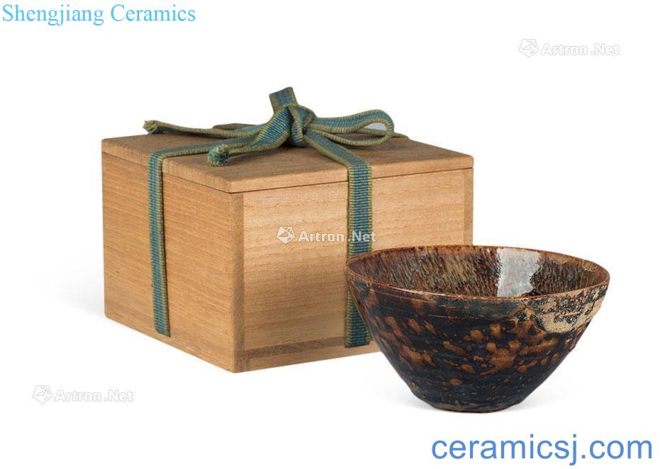 The song dynasty Jizhou kiln paper-cut decal bowl